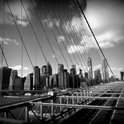 Manhattan as seen from Brooklyn Bridge (shot with numb fingers, brr).